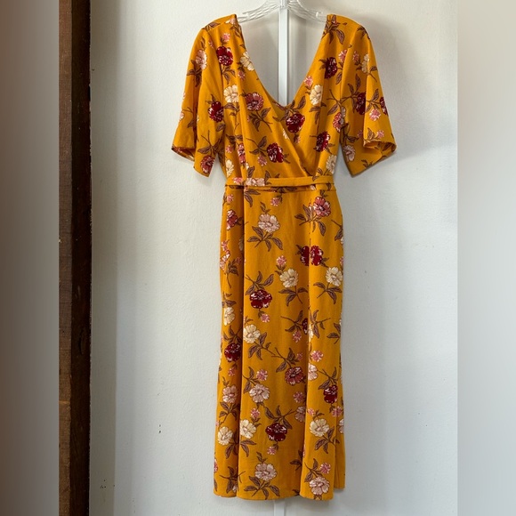 Blue Rain Dresses & Skirts - Blue Rain Faux Wrap Short Sleeve Yellow Floral Midi Dress